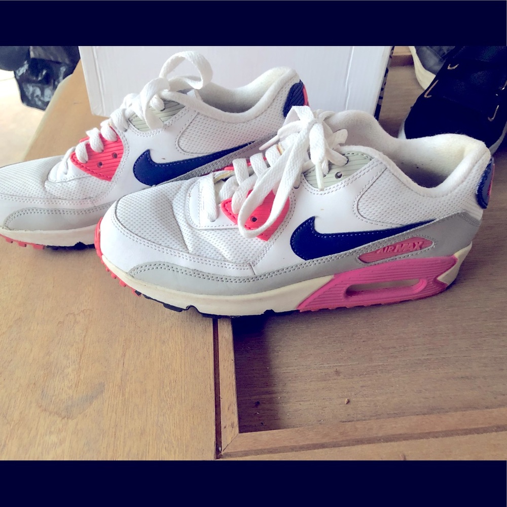 Women’s 7.5 Nike Air Max